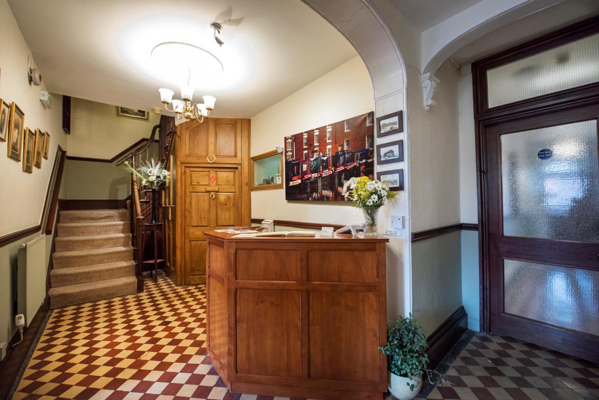 Отель Baldwin House Stourport-on-Severn Экстерьер фото